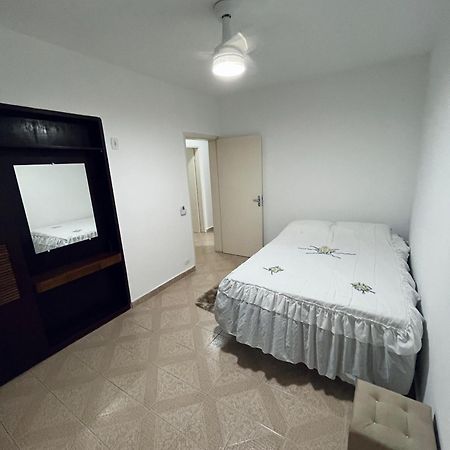 Apartamento Charmoso A 400Mts Da Praia Da Enseada Гуаружа Екстериор снимка