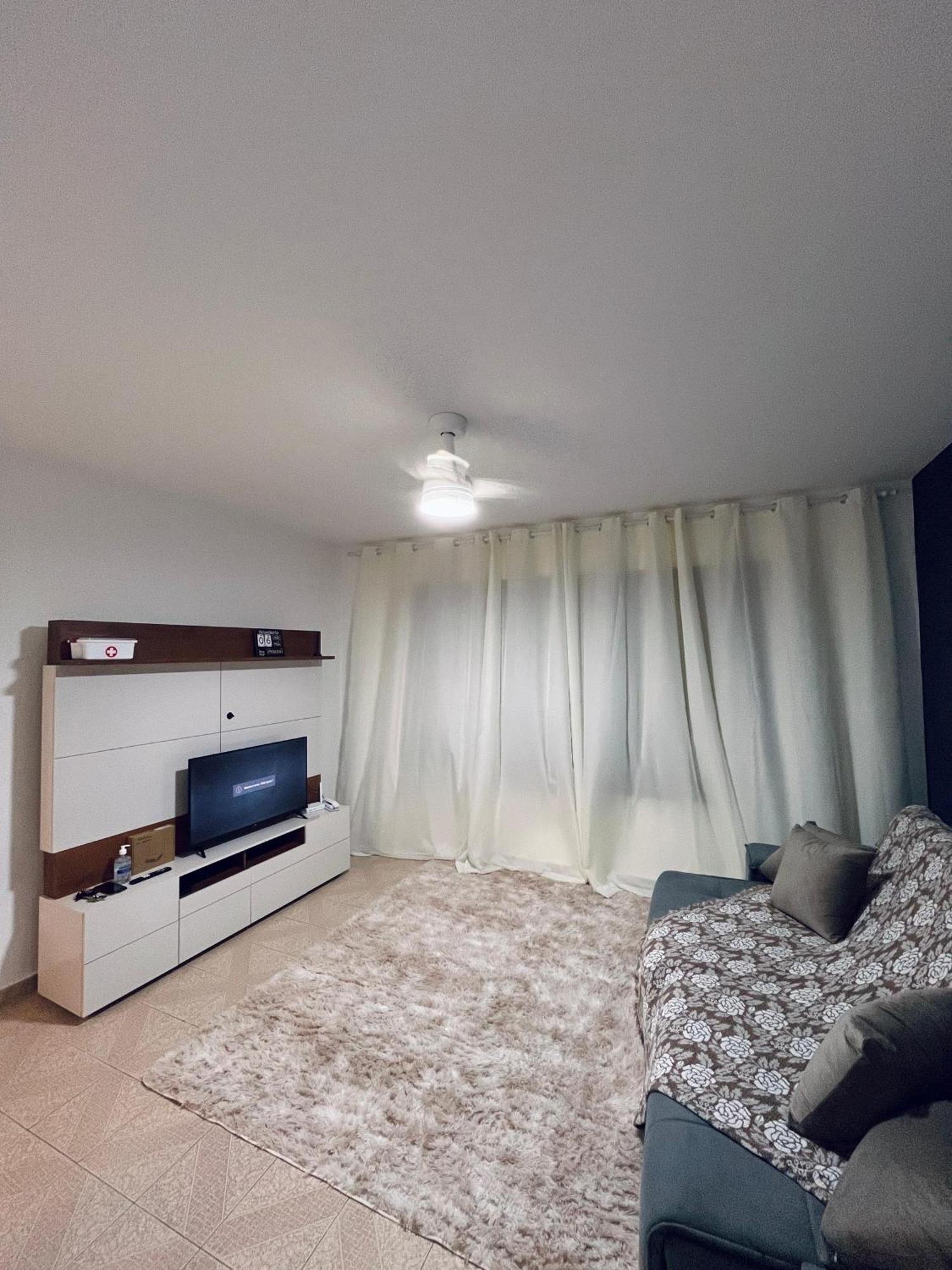Apartamento Charmoso A 400Mts Da Praia Da Enseada Гуаружа Екстериор снимка